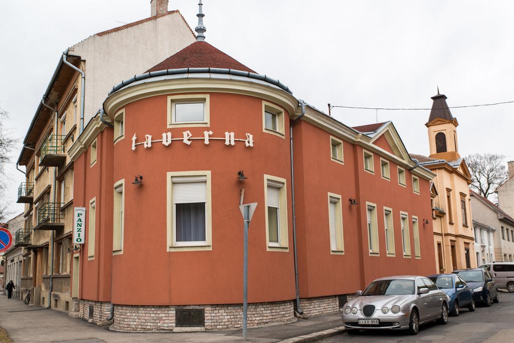 Taverna Panzio Σόπρον Εξωτερικό φωτογραφία